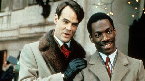 Wie Trading Places mit humorvoller Gesellschaftskritik und brillanten Leistungen von Eddie Murphy begeistert!